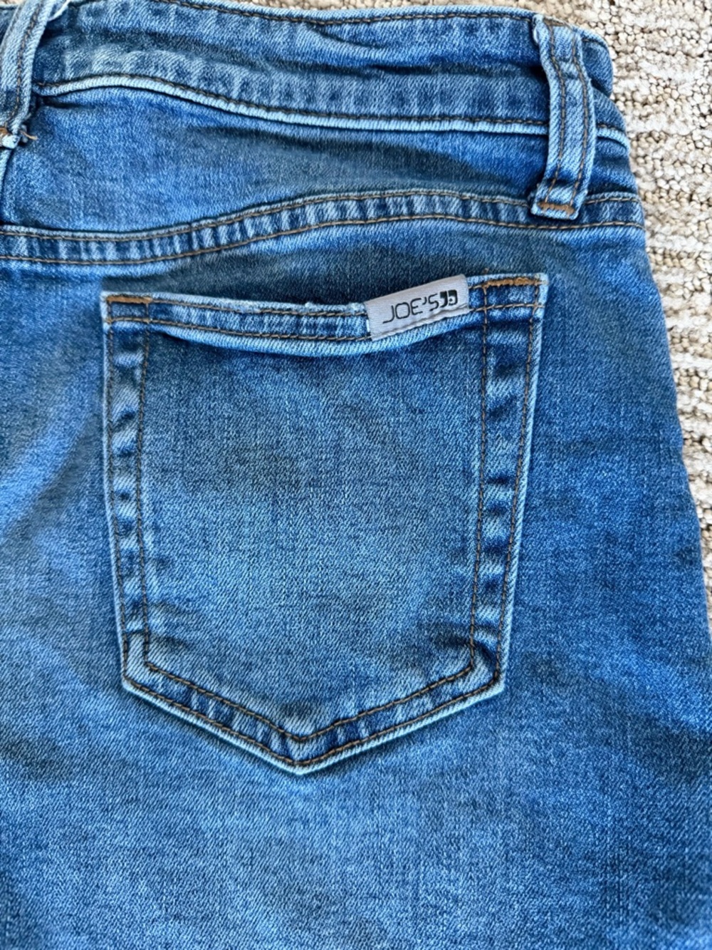 Joe's Jeans Medium Blue Frayed Hem Women's Denim Shorts Size 26 - Picture 4 of 4